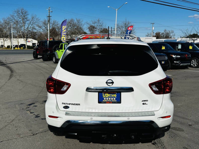 2018 Nissan Pathfinder SL