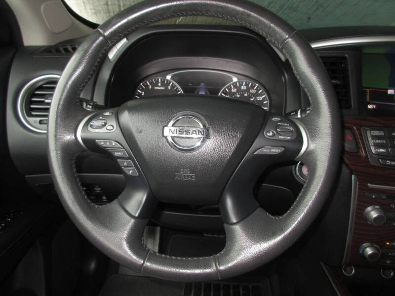 2017 Nissan Pathfinder Platinum
