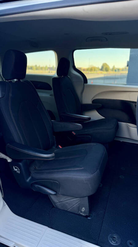 2017 Chrysler Pacifica Touring