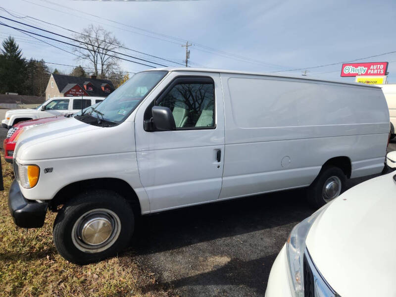 2001 Ford Econoline Van Commercial's photo
