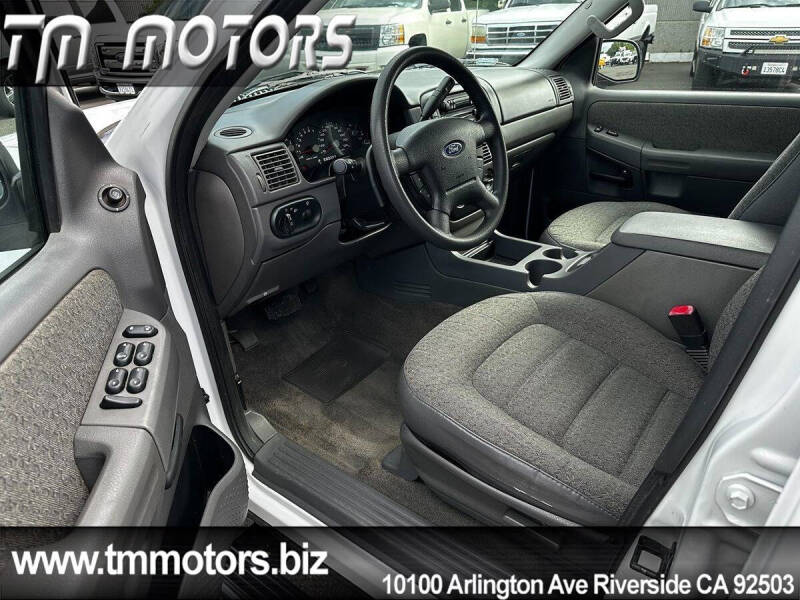 2004 Ford Explorer XLS