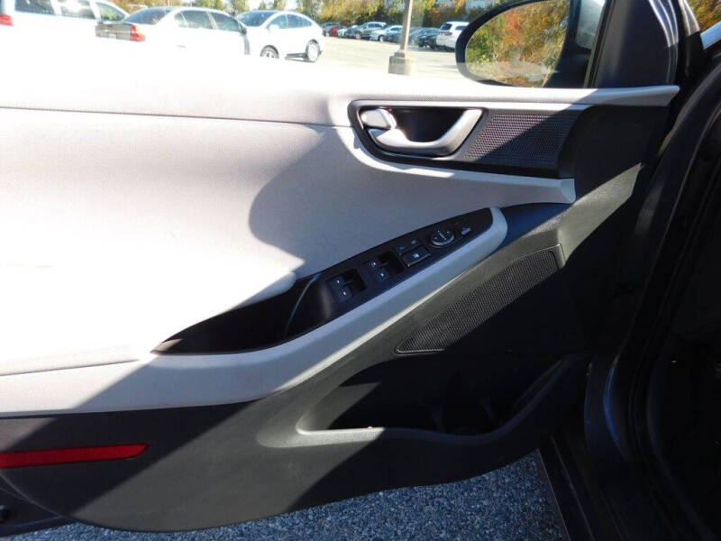 2020 Hyundai Ioniq Hybrid SE