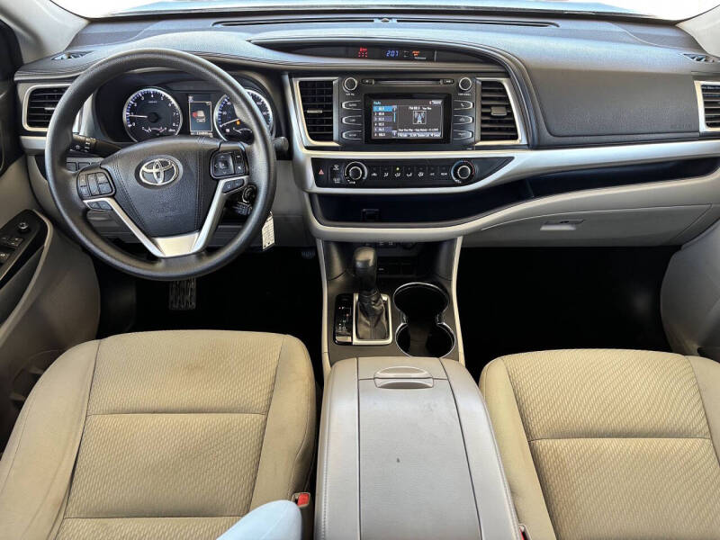 2018 Toyota Highlander LE