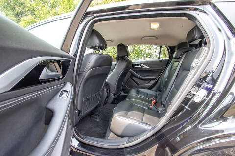 2017 Infiniti QX30 Luxury