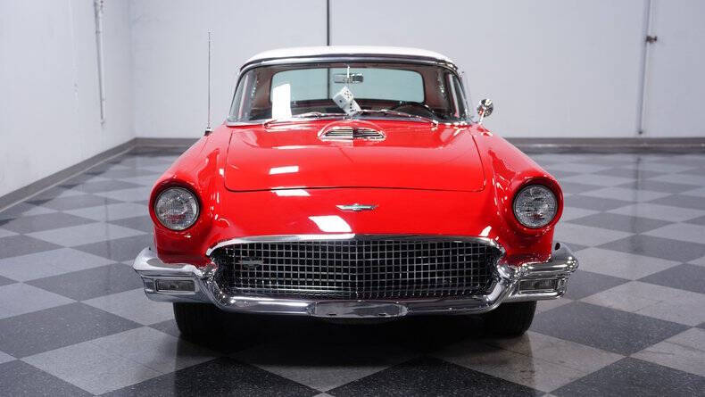 1957 Ford Thunderbird