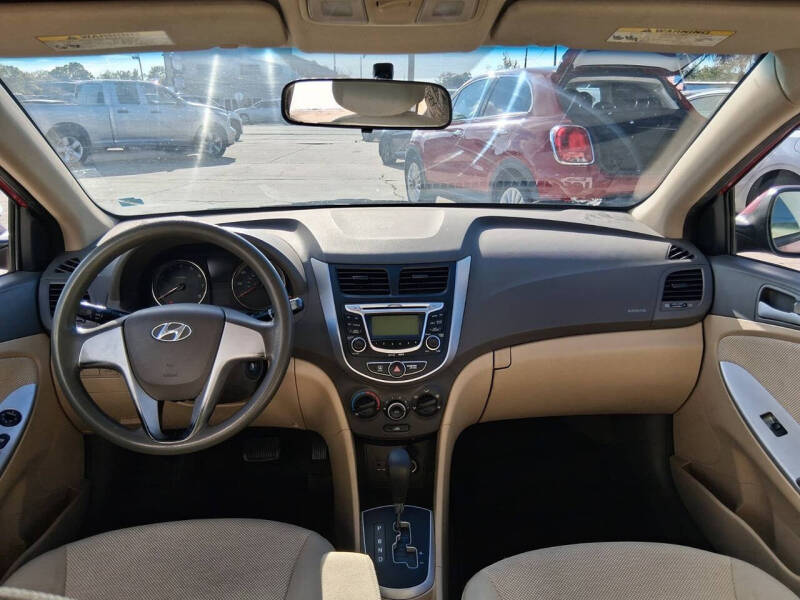 2012 Hyundai Accent GLS