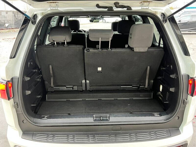 2025 Toyota Sequoia SR5