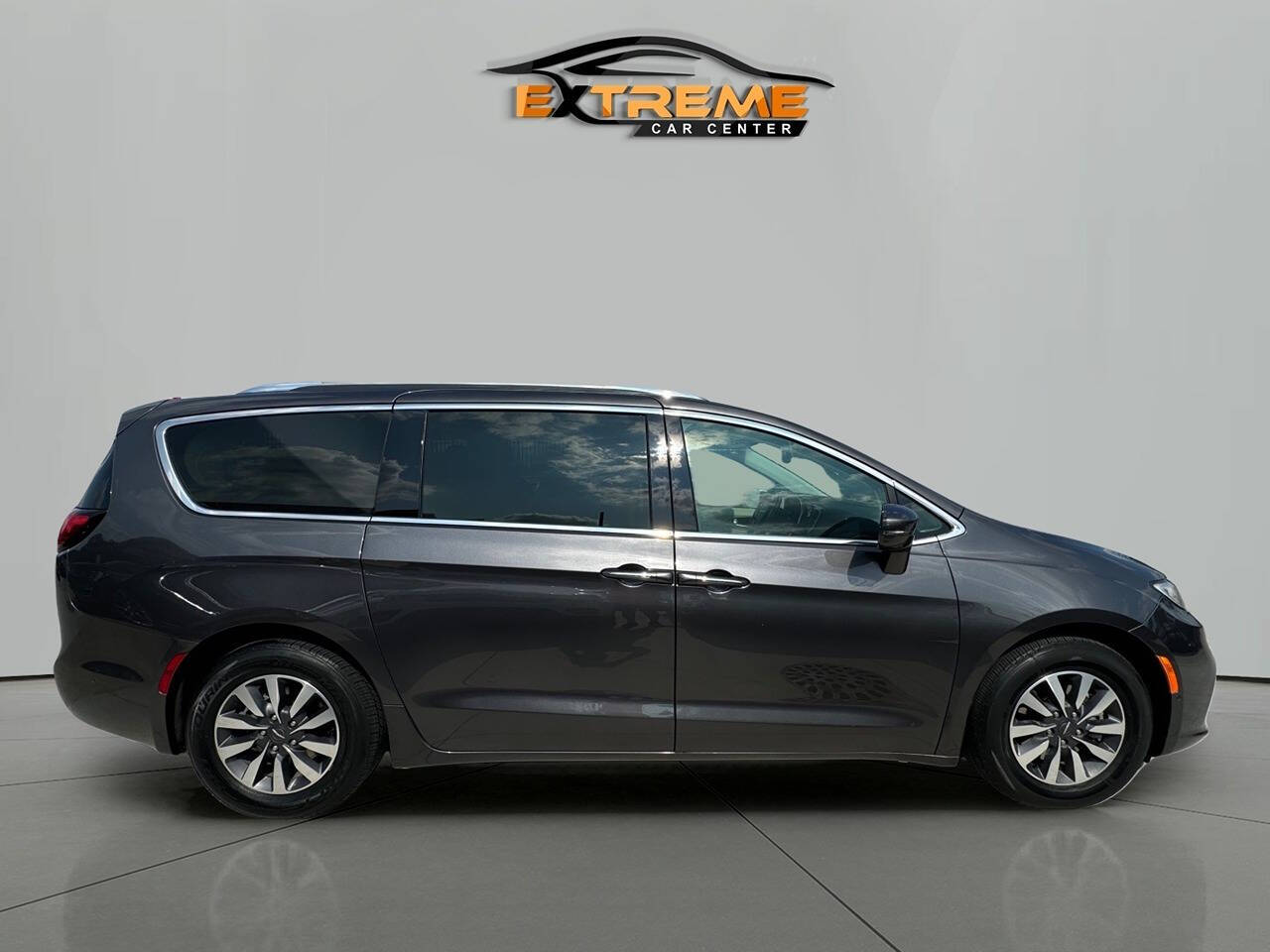 2021 Chrysler Pacifica Hybrid for sale at Extreme Car Center in Detroit, MI