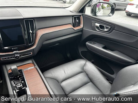 2023 Volvo XC60 B5 Plus Dark Theme