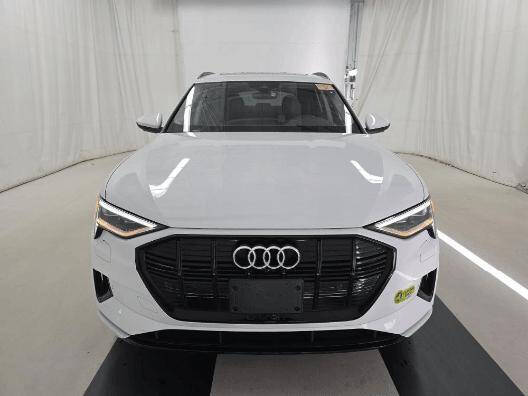 2022 Audi e-tron quattro Premium