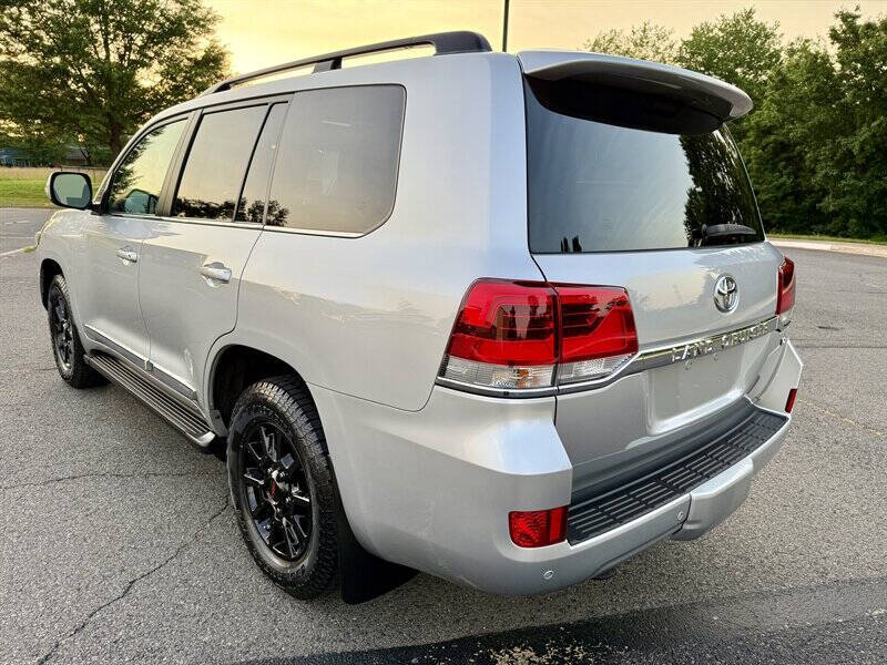 2017 Toyota Land Cruiser