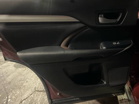 2017 Toyota Highlander SE