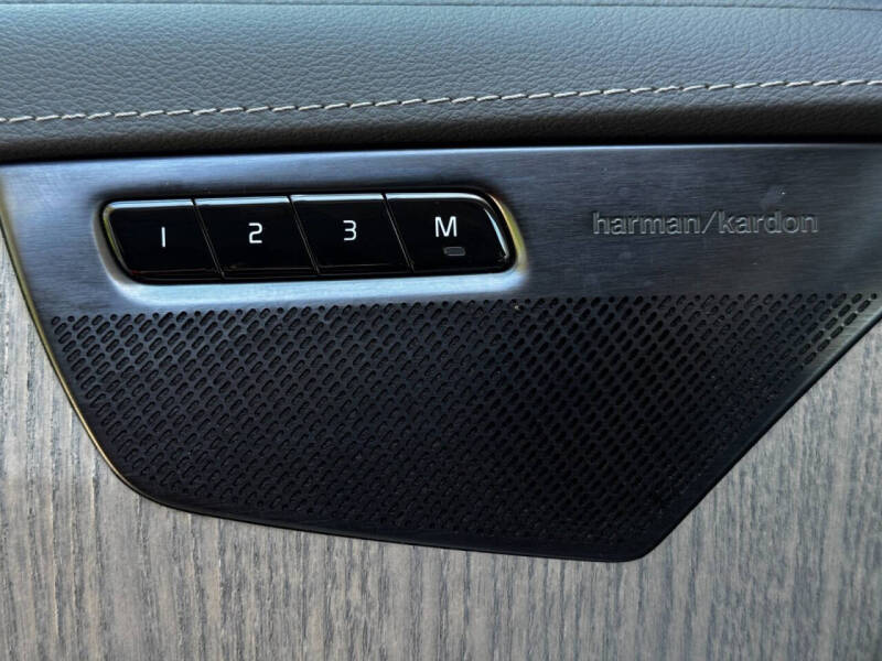 2023 Volvo XC90 Recharge T8 Ultimate Bright Theme 6P