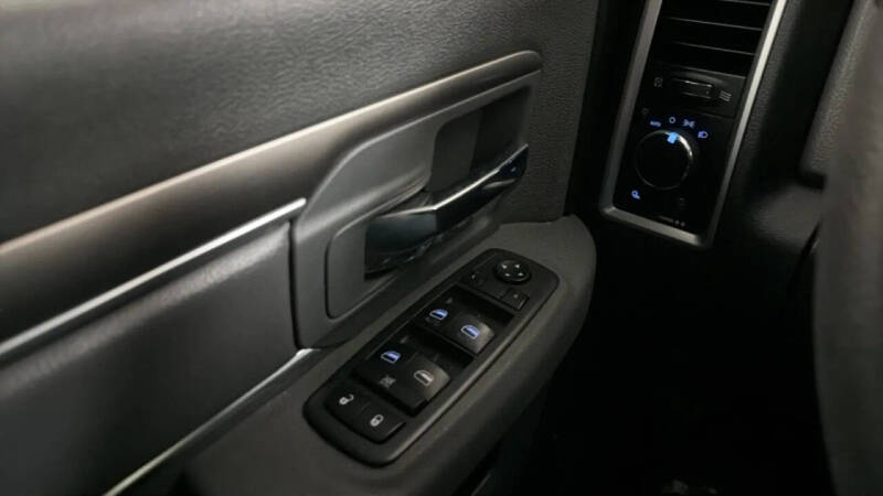 2013 RAM 1500 SLT