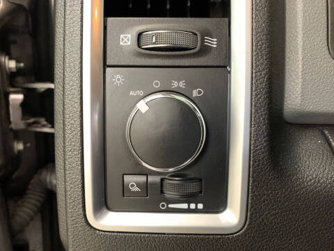 2017 RAM 1500 SLT