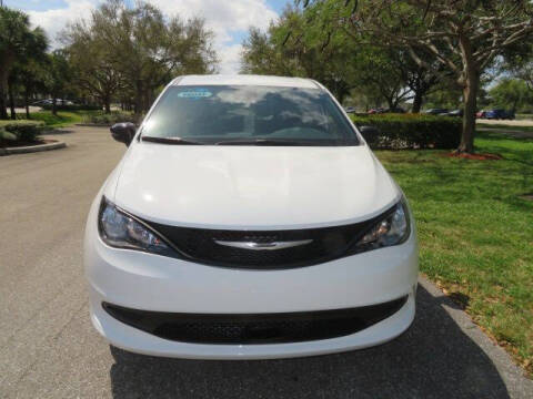 2025 Chrysler Voyager LX