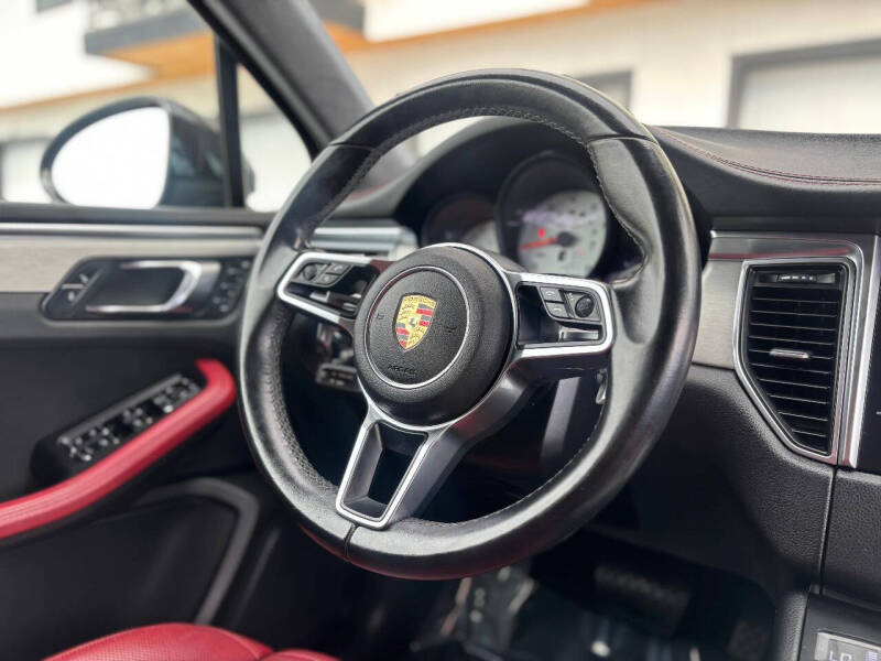 2016 Porsche Macan Turbo
