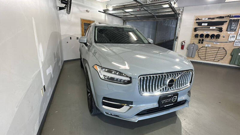 2025 Volvo XC90 B5 Core Bright Theme