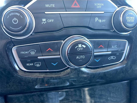 2022 Chrysler 300 Touring L