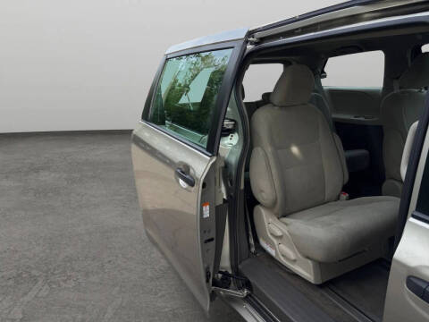 2017 Toyota Sienna L 7-Passenger