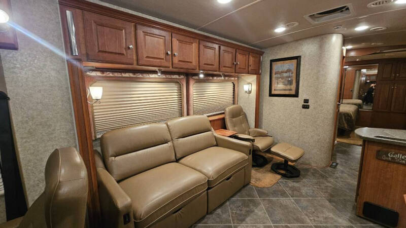 2009 Winnebago Itssca Meridian 34Y
