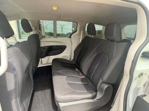 2021 Chrysler Voyager L