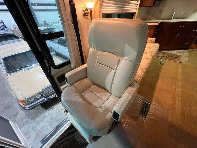 2002 Freightliner XC Chassis