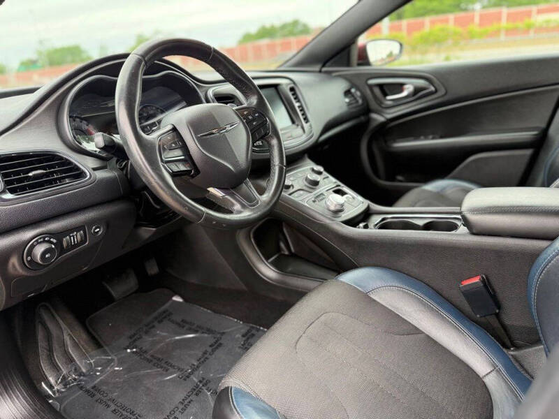 2016 Chrysler 200 S