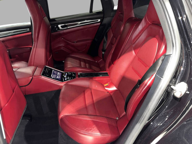 2018 Porsche Panamera
