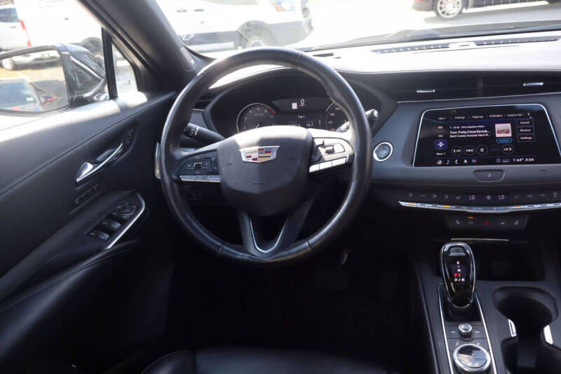 2020 Cadillac XT4 Premium Luxury