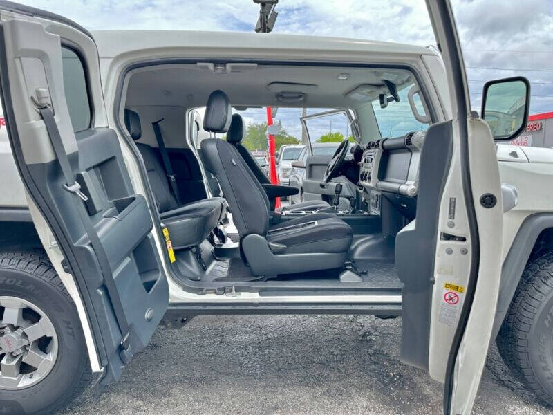 2012 Toyota FJ Cruiser  - $18,995