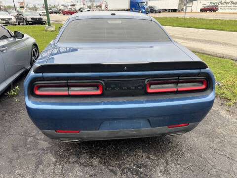2021 Dodge Challenger SXT