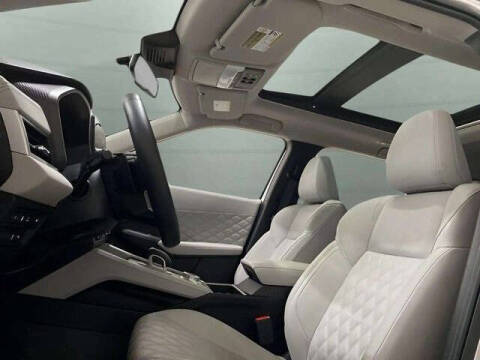 2025 Mitsubishi Outlander PHEV SEL