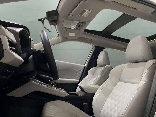 2025 Mitsubishi Outlander PHEV SEL