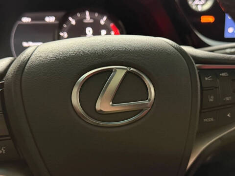 2023 Lexus ES 350 F SPORT Handling