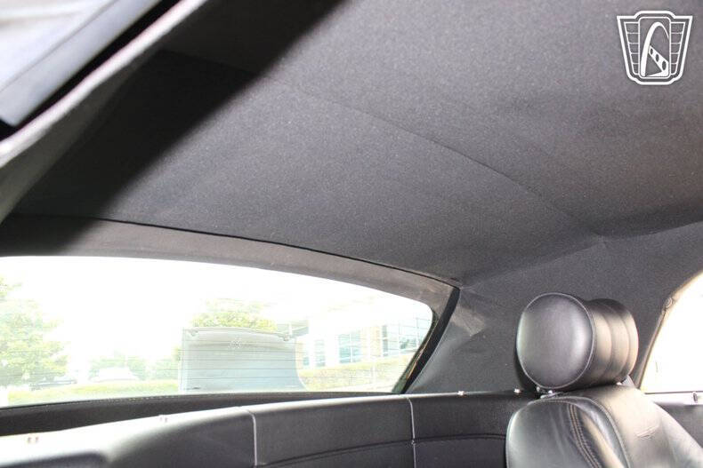2004 Ford Thunderbird Deluxe