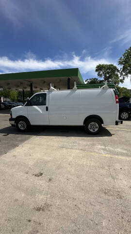 2017 GMC Savana 2500