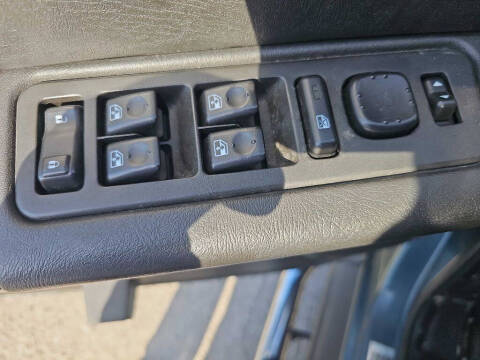 2005 HUMMER H2