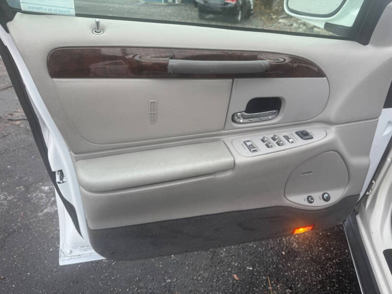 1998 Lincoln Town Car Executive