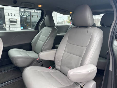 2015 Toyota Sienna L 7-Passenger