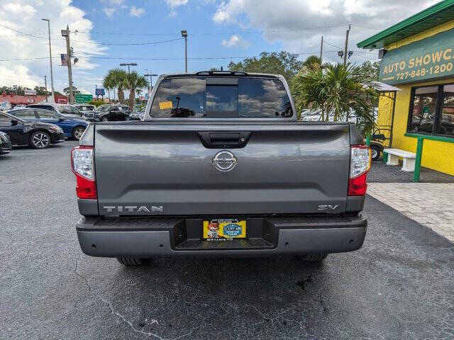 2022 Nissan Titan 4