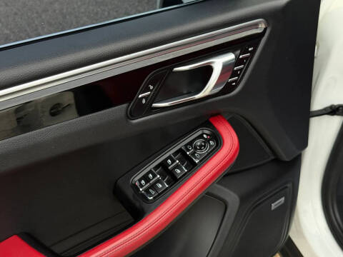 2018 Porsche Macan S