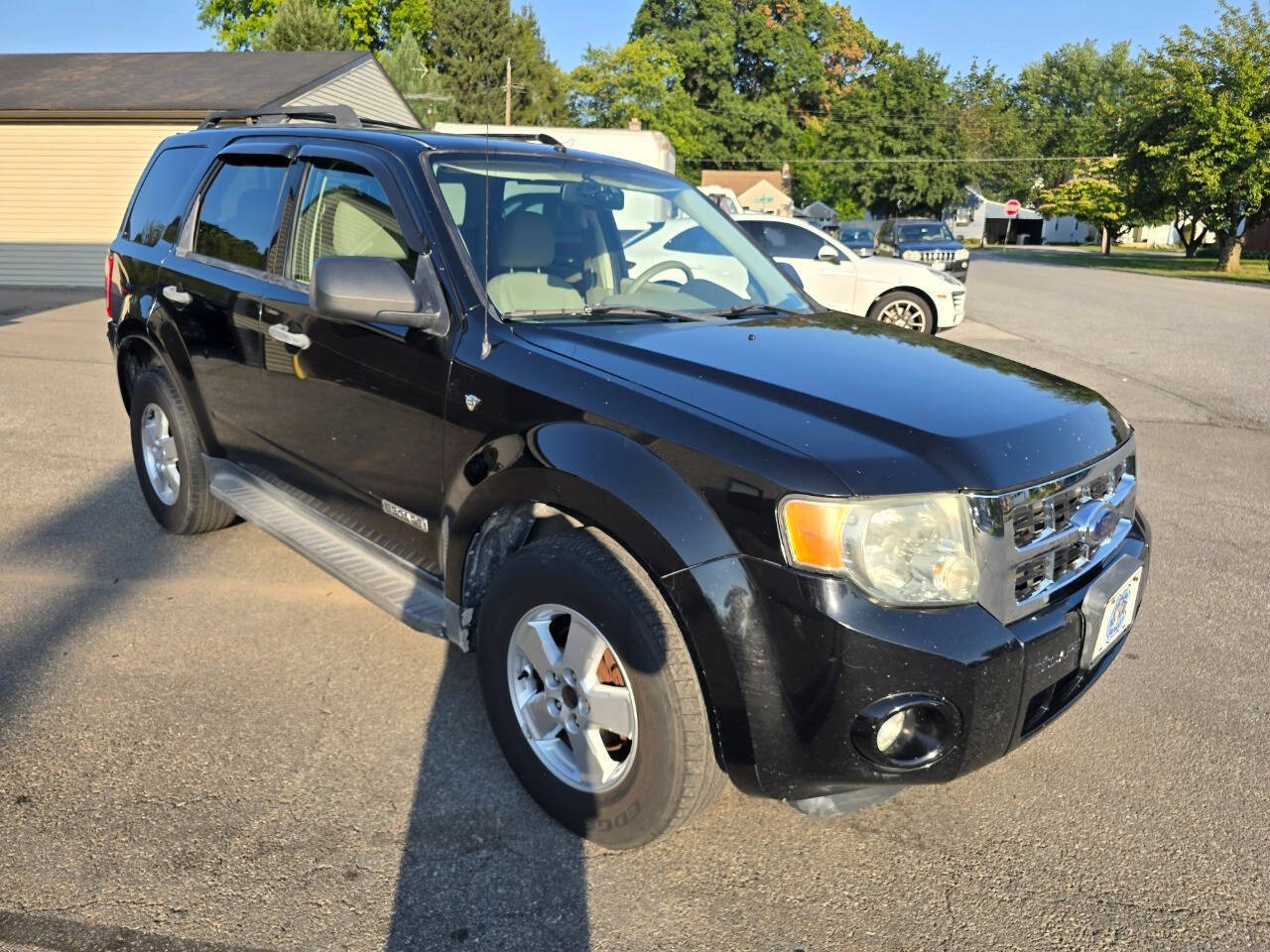 2008 Ford Escape for sale at QUEENSGATE AUTO SALES in York, PA