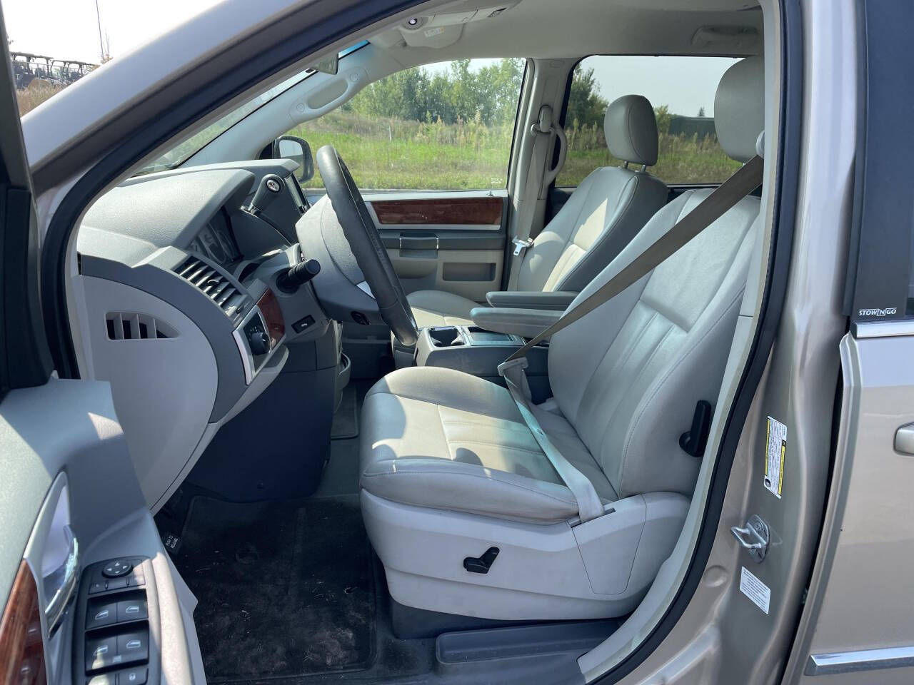 2009 Chrysler Town and Country for sale at Twin Cities Auctions in Elk River, MN