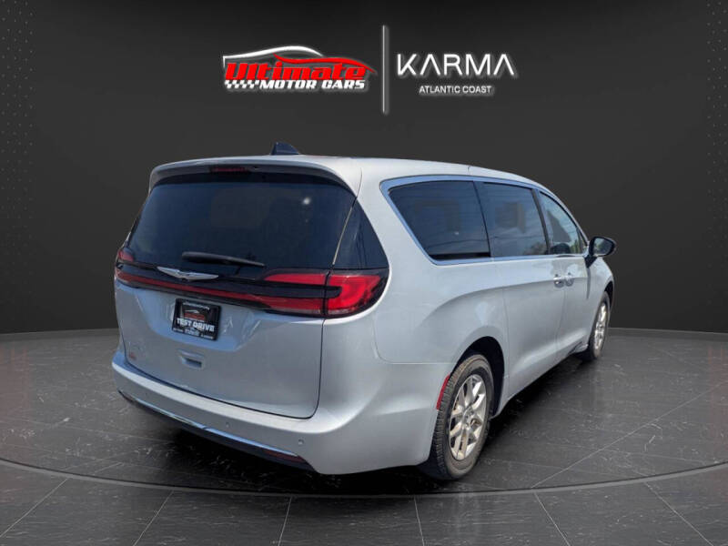 2024 Chrysler Pacifica Touring L