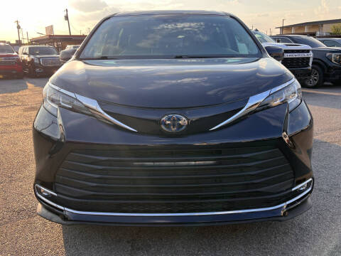 2021 Toyota Sienna XLE 8-Passenger