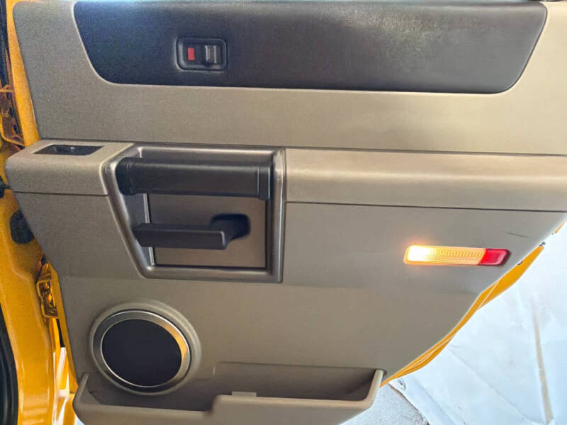 2004 HUMMER H2
