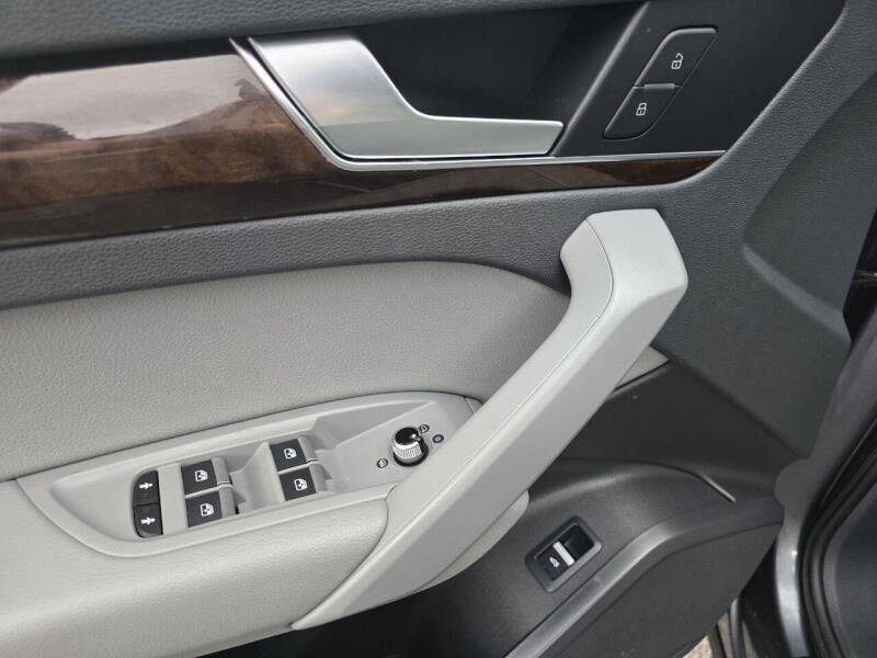 2019 Audi Q5 quattro Premium 45 TFSI