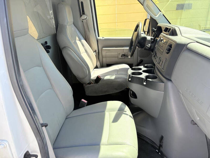 2010 Ford E-Series E-250