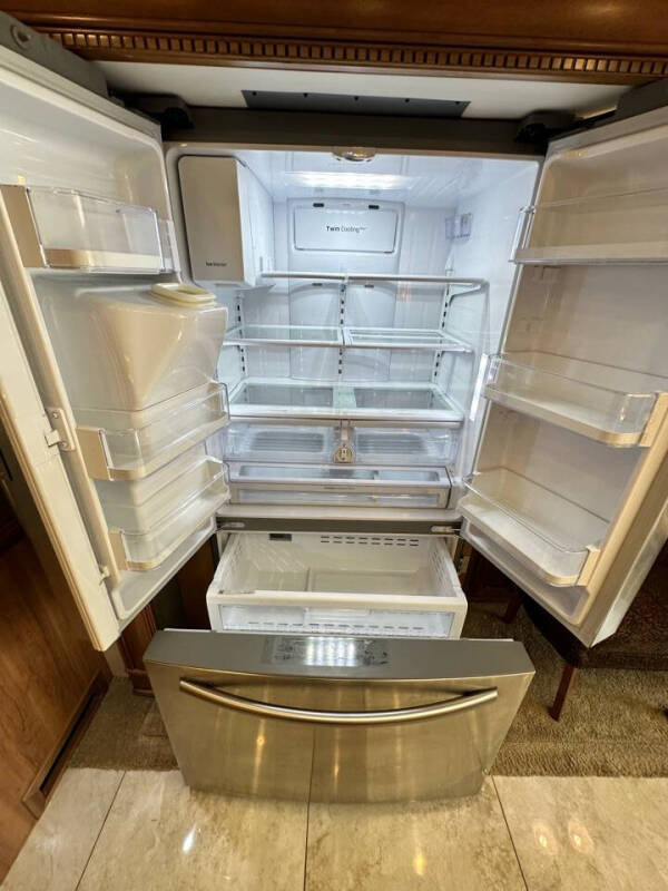 2017 Entegra Anthem 44b 1.5 Bath, 450hp Dies